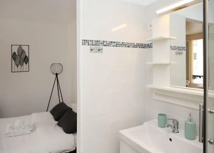 Appartement Avec Bureau Proche Montmartre - P2