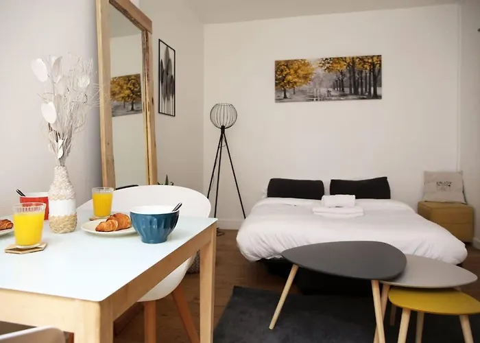 Appartement Avec Bureau Proche Montmartre - P2 Paris